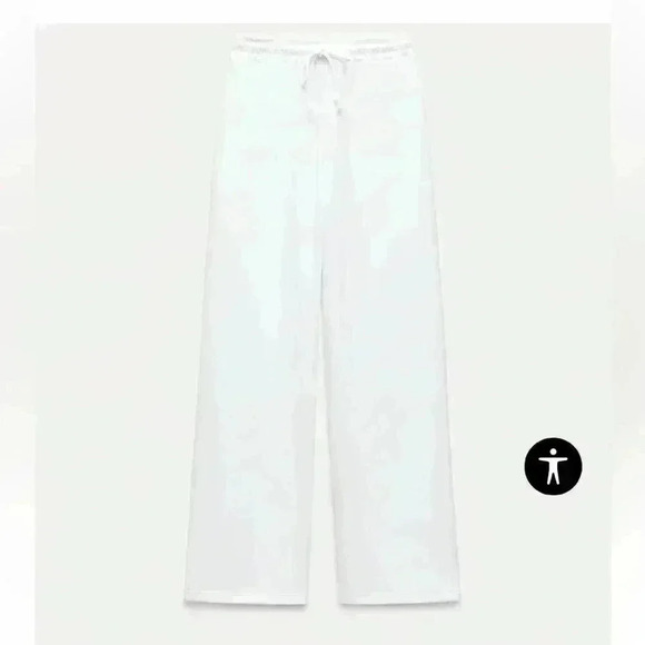 Zara Wide Legged White Sweatpants Joggers - Picture 3 of 4